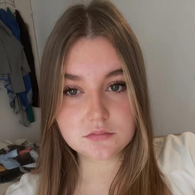 Babysitter in Contes: Lea