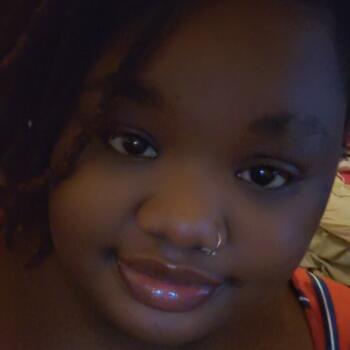 Babysitter in Humble: Nyhana