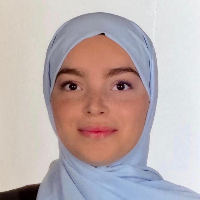 Babysitter in Yalova: Hadil