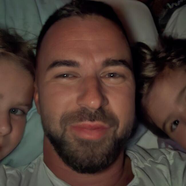 Babysitting job in Grintovec: Erik