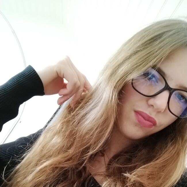 Babysitter in Cormelles-le-Royal: Naëly