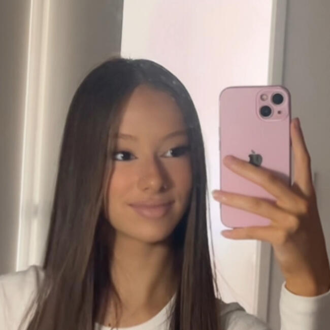 Babysitter in Saint-Herblain: Maria