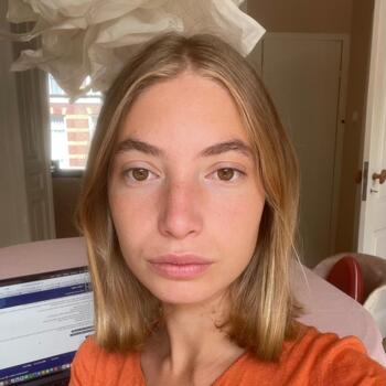 Babysitter in The Hague: Olivia