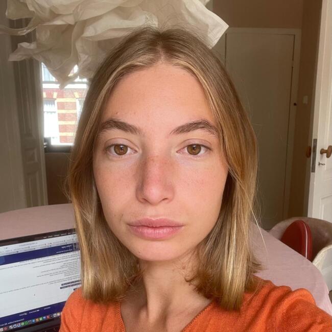 Babysitter in The Hague: Olivia