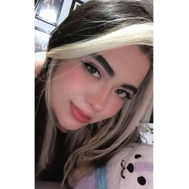 Babysitter in Armenia: Dahia Ramirez