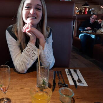 Babysitter in Férin: Lucie