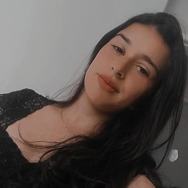 Babysitter in Betim: Alexandra