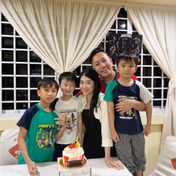 Babysitting job in Singapore Island: babysitting job Tzehao