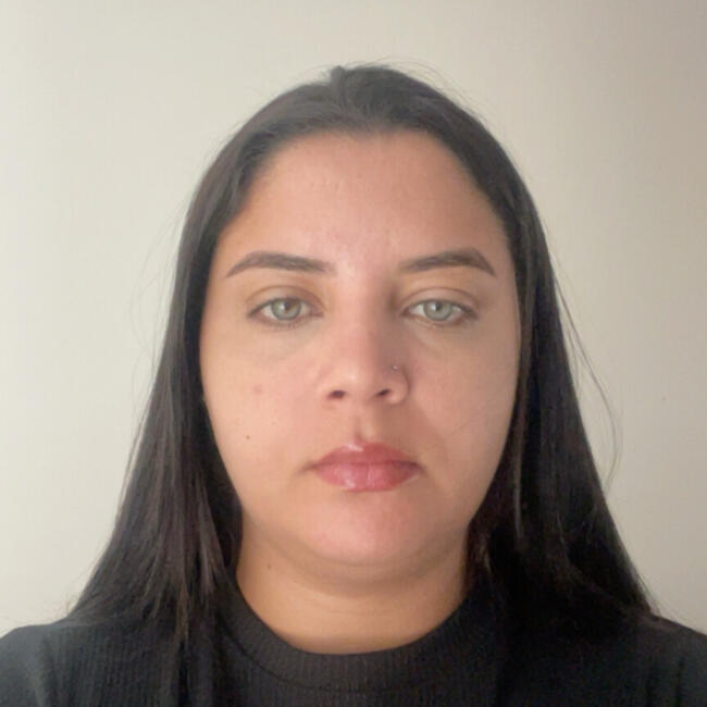 Babysitter in Aparecida de Goiânia: Bruna