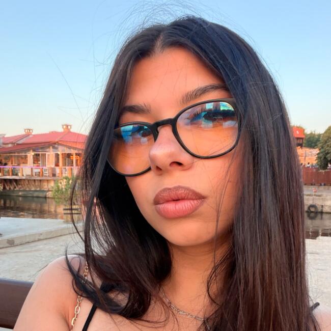 Babysitter in Bucharest: Păsăreanu