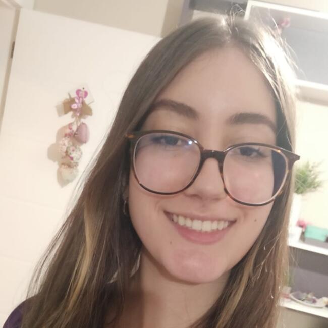 Babysitter in Joinville: Giovana