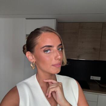 Babysitter in Le Mans: Lena