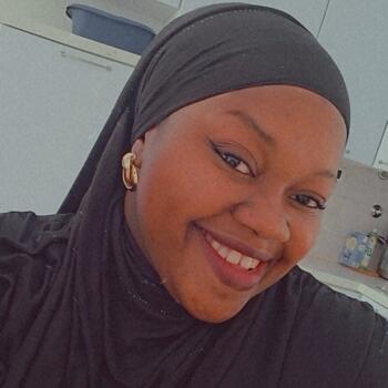 Babysitter in Lyon: Aicha