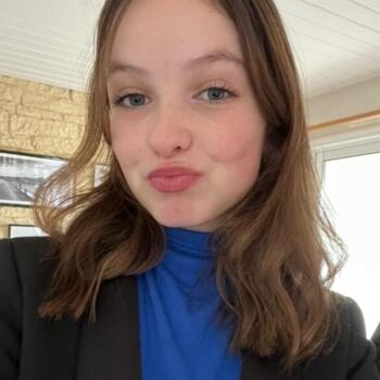 Babysitter in Givrand: Justine