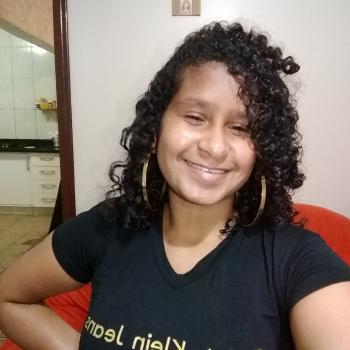Babysitter Brasília: Vitoria Rodrigues Mendes