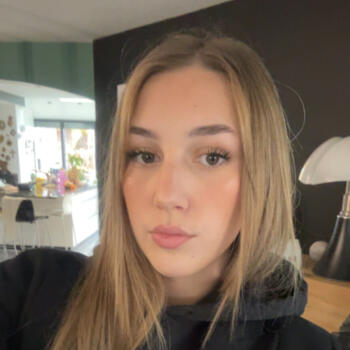 Babysitter in Sèvres-Anxaumont: Axelle