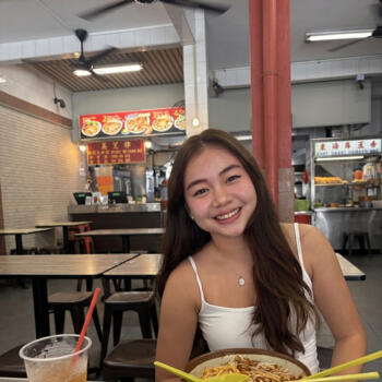 Babysitter in Singapore: Kyley
