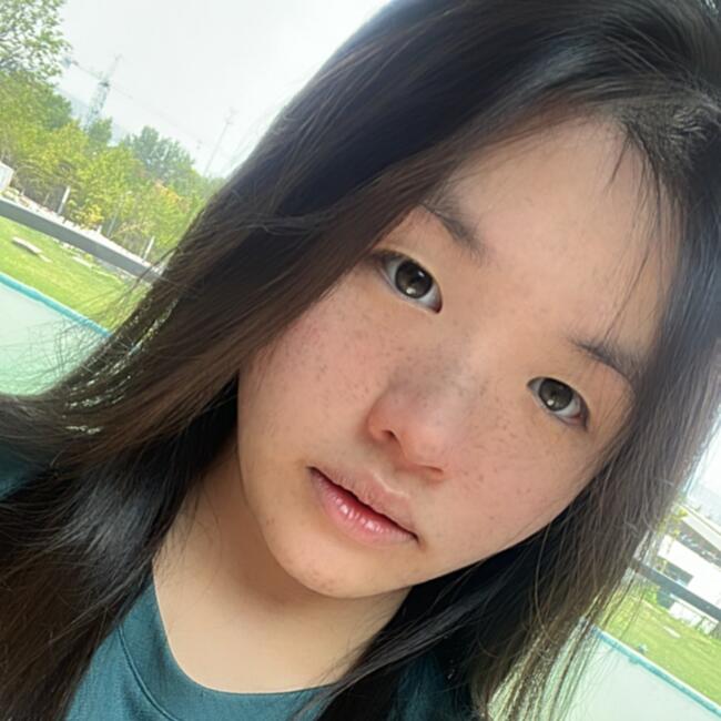 Pengasuh di Tanjung Tokong: Chloe