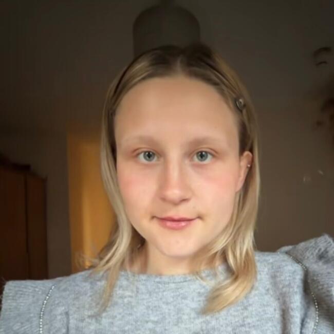 Babysitter in Belfast: Oliwia