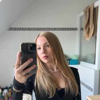 Babysitter in Plescop: Juline