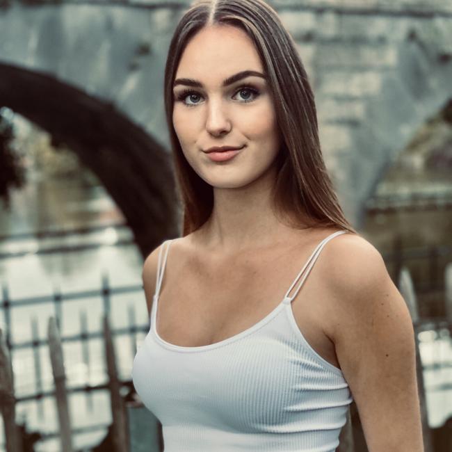 Babysitter in Bruges: Kelly