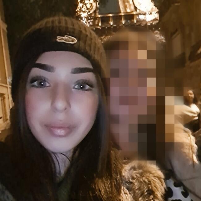 Babysitter in Béziers: Houda