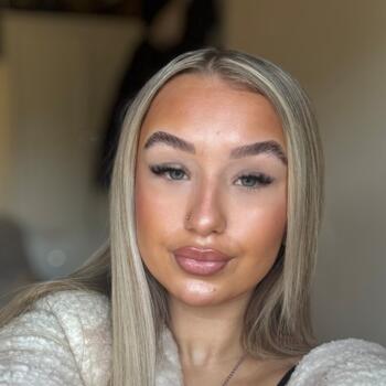 Babysitter in Milton Keynes: Amy