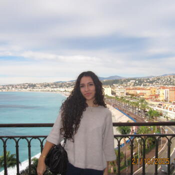 Babysitter in Vienna: Ela Nur