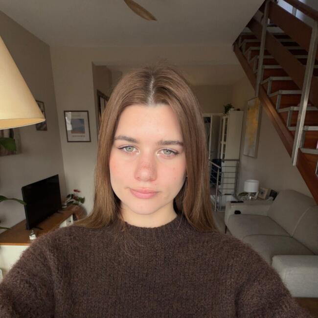 Babysitter in Rome: Emma