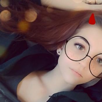 Baby-sitter in Sherwood Park: Angela