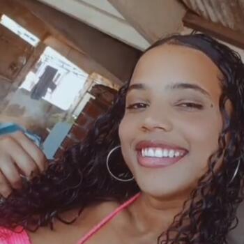 Babá Cariacica: Ana