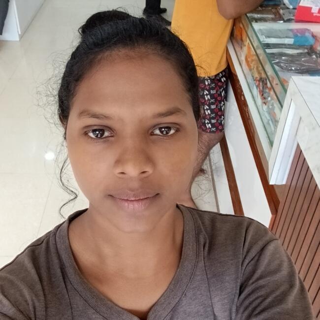 बंगलौर में बेबीसिटर: Anju