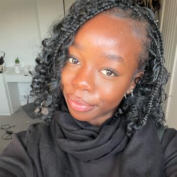 Babysitter Oldham: Esther