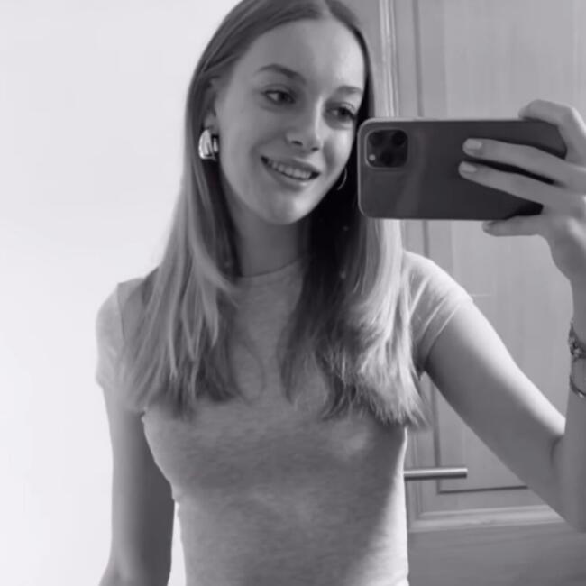 Babysitter in Enghien: Juliette