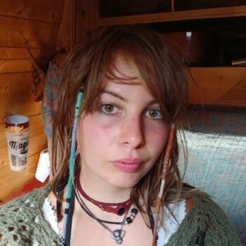 Babysitter in Saint-Julien-Chapteuil: Anouk