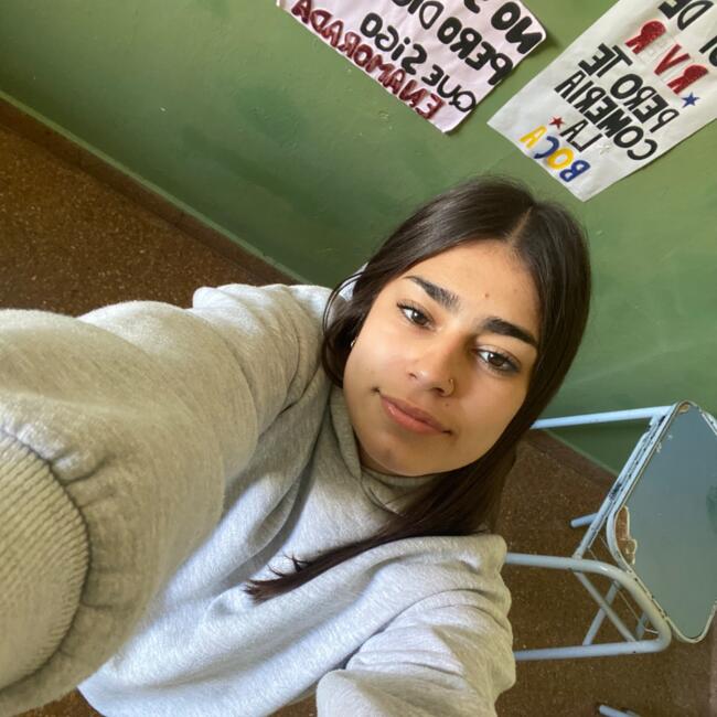 Babysitter in Hurlingham: Candela yael