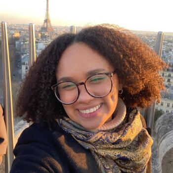 Babysitter in Boulogne-Billancourt: Camila