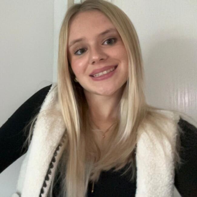 Babysitter in Mesnil-Clinchamps: Clara