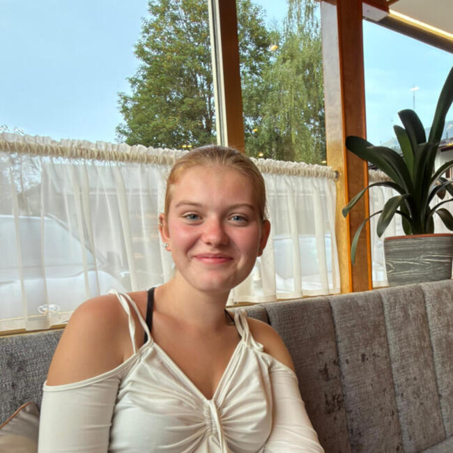 Babysitter in Neufahrn bei Freising: Emily