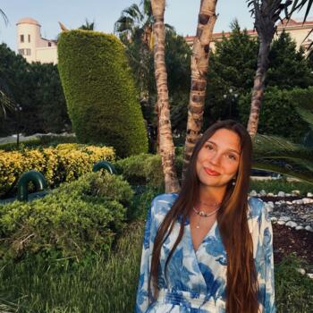 Babysitter in Aarlen: Selena