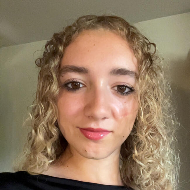 Babysitter in Habay: Alix