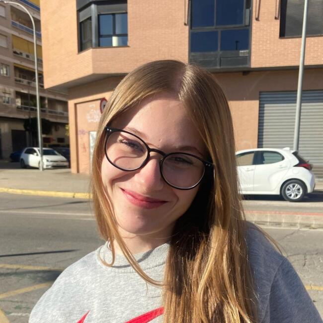 Niñera en Benirredrá: Angela