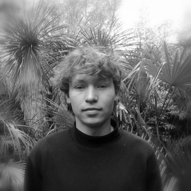 Babysitter in Paris: Arkaitz