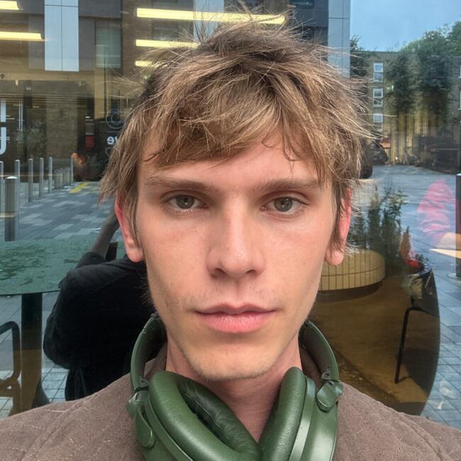 Babysitter in London: Gus