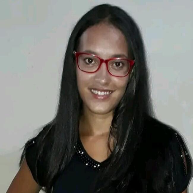 Babá em Londrina: Camila