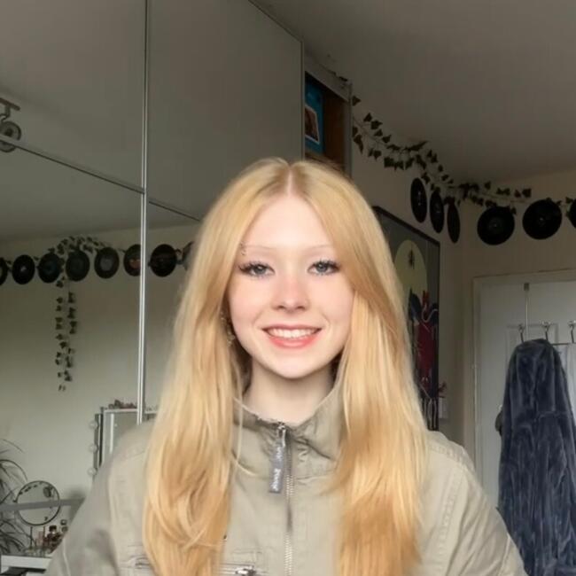 Babysitter in Cardiff: Anwen