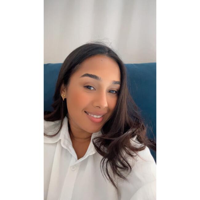 Babá em Blumenau: Bruna