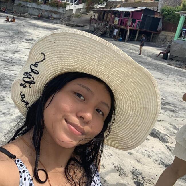 Babysitter in Panama City: Adelai
