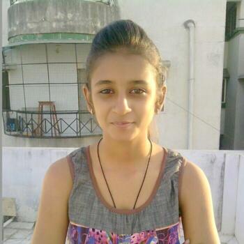 Babysitter in London: Helly