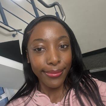 Babysitter in Swindon: Aisha